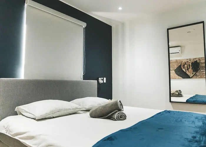 Gray Door Apartments - Adults Only